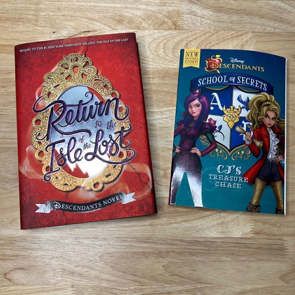 Disney’s Descendants Books Return to the Isle of the Lost & CJ’s Treasure Chase